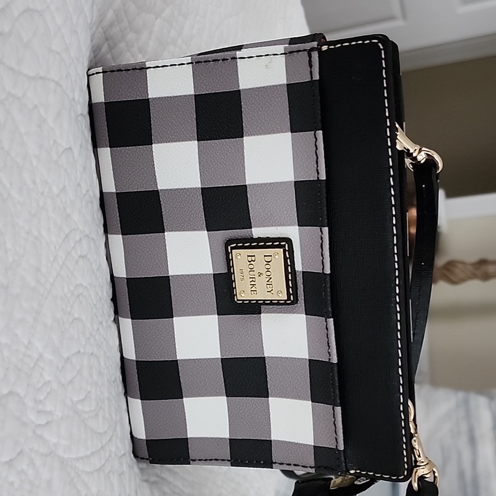 Dooney & Bourke cross body bag